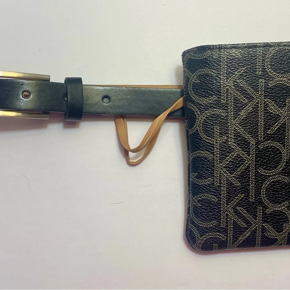 New Calvin Klein Women's Lg Monogram Black Belt Bag/Fanny Pack. Removable Bag.